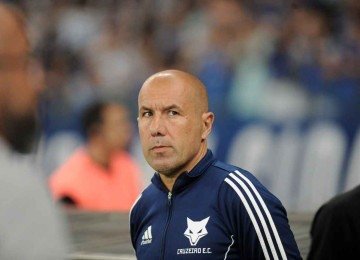 O técnico Leonardo Jardim tem de encontrar a melhor forma de o Cruzeiro voltar a vencer o Flamengo, como fez no primeiro turno, agora no Maracanã -  (crédito: Alexandre Guzanshe/EM/D.A. Press – 11/9/2025)
