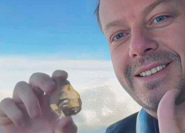 vídeos nas redes sociais - Wado Borges, supostamente o comprador do diamante, 
aparece com a pedra em diversas ocasiões -  (crédito: Redes sociais/Reprodução)