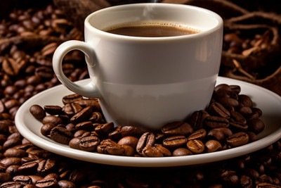 Entre os principais problemas relacionados ao consumo de café estão o escurecimento dos dentes, a erosão do esmalte e o desenvolvimento de mau hálito -  (crédito: Freepik)