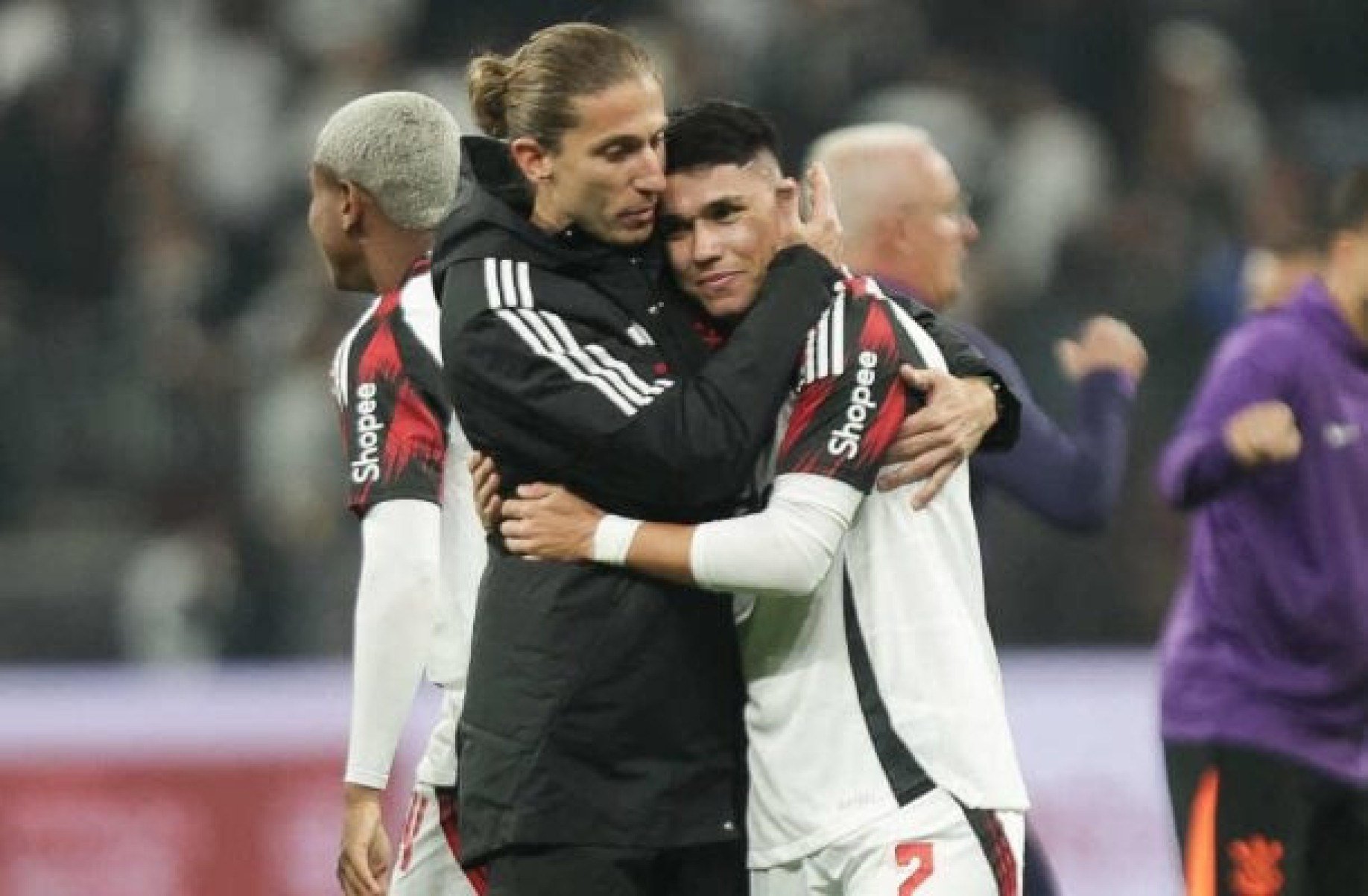 Luiz Araújo mostra ser arma secreta no 2° tempo pelo Flamengo