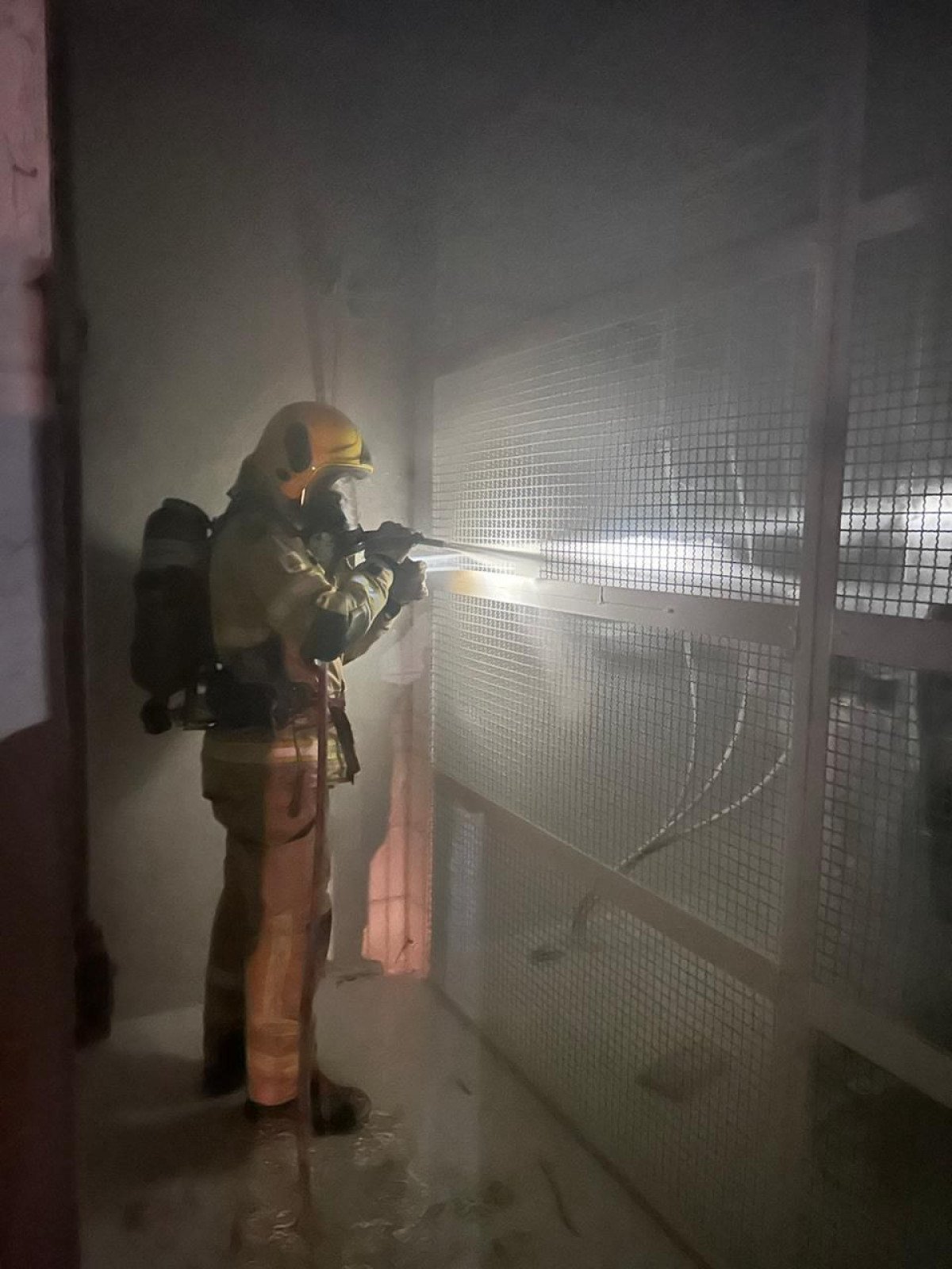 Incêndio atinge sala do gerador da UPA