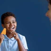 Seu filho fala pouco ou errado? Veja quando o atraso de fala preocupa - Freepik