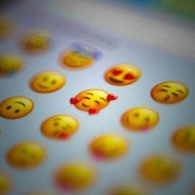 Cuidado! Estudo aponta emojis mais inapropriados para se usar no trabalho - Domingo Alvarez E/Unsplash