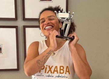 Cineasta capixaba se casou em abril com o americano Tucker May -  (crédito: Reprodução/Redes sociais)