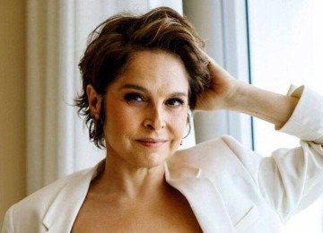 Os sintomas da menopausa induzida tendem a ser mais intensos do que na menopausa natural -  (crédito: Redes Sociais/Reprodução)