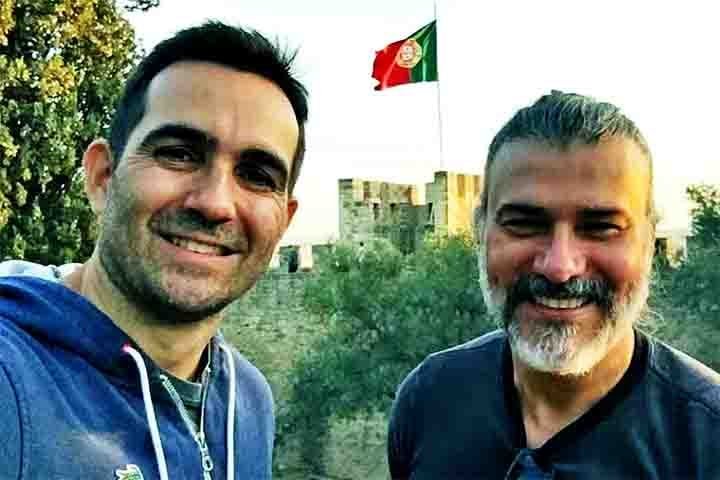 Afastado da televisão nacional desde 2016, quando participou de “Os Dez Mandamentos”, na Record, o ator brasileiro está radicado em Portugal desde 2018, onde vive com o marido, Leandro Fonseca.
 -  (crédito: Reprodução do Instagram @leonardovieirator)