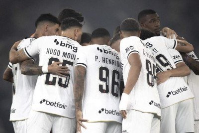 Após sete jogos invicto, o Vasco voltou a sentir o amargo gosto da derrota. Foi por 3 a 0 para o Palmeiras, nesta quarta (1º/10), no Allianz, em novo show de falhas da defesa. Veja a análise do Vasco aos olhos do Jogada10. Foto: Matheus Lima/Vasco -  (crédito: Matheus Lima/Vasco)