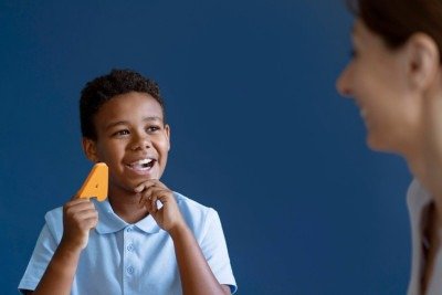 O atraso de fala é um dos transtornos de comunicação mais comuns na infânci -  (crédito: Freepik)
