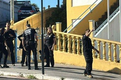 Policia Civil na Câmara Municipal de Santa Luzia nesta quarta-feira (1º/10) -  (crédito: Reprodução/Redes sociais)
