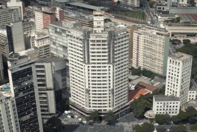 Um dos edifícios mais conhecidos da região central de Belo Horizonte (MG) esconde um espaço que guarda a memória da Segunda Guerra Mundial (1939 - 1945) e pode ser visitado pelo público.
 -  (crédito: Reprodução/Youtube)
