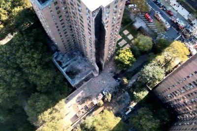 Parte do prédio residencial desabou, mas não deixou feridos -  (crédito: FDNY)