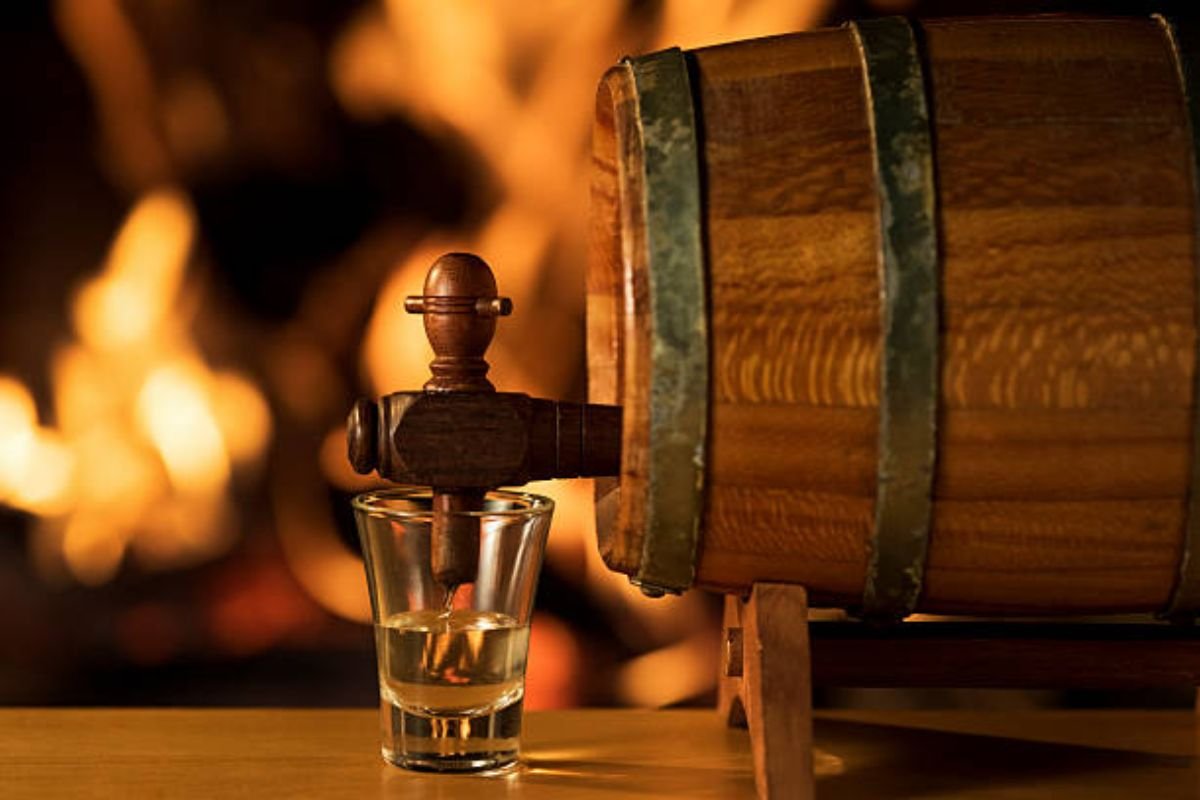 Cachaças artesanais: o guia para beber um bom destilado com segurança -  (crédito: Cachaças artesanais: o guia para beber um bom destilado com segurança)