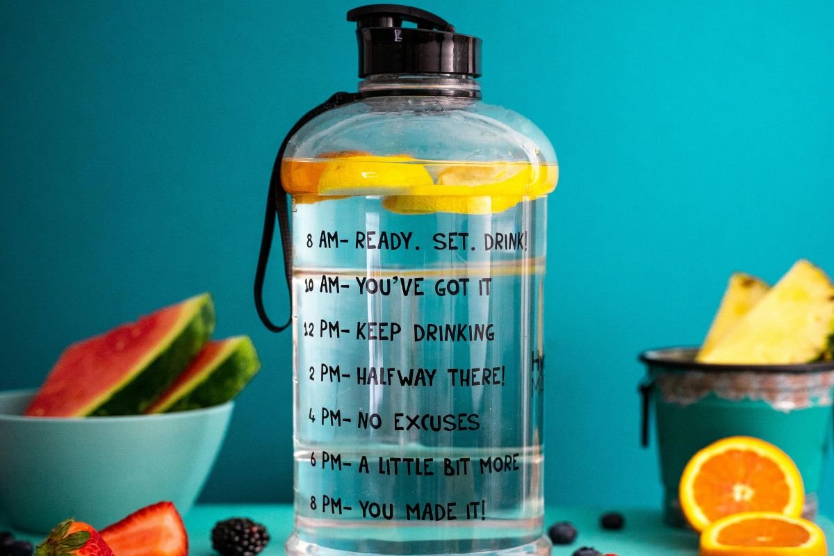 Hidratação em foco: 5 sucos e frutas que ajudam no tempo seco -  (crédito: Hidratação em foco: 5 sucos e frutas que ajudam no tempo seco)