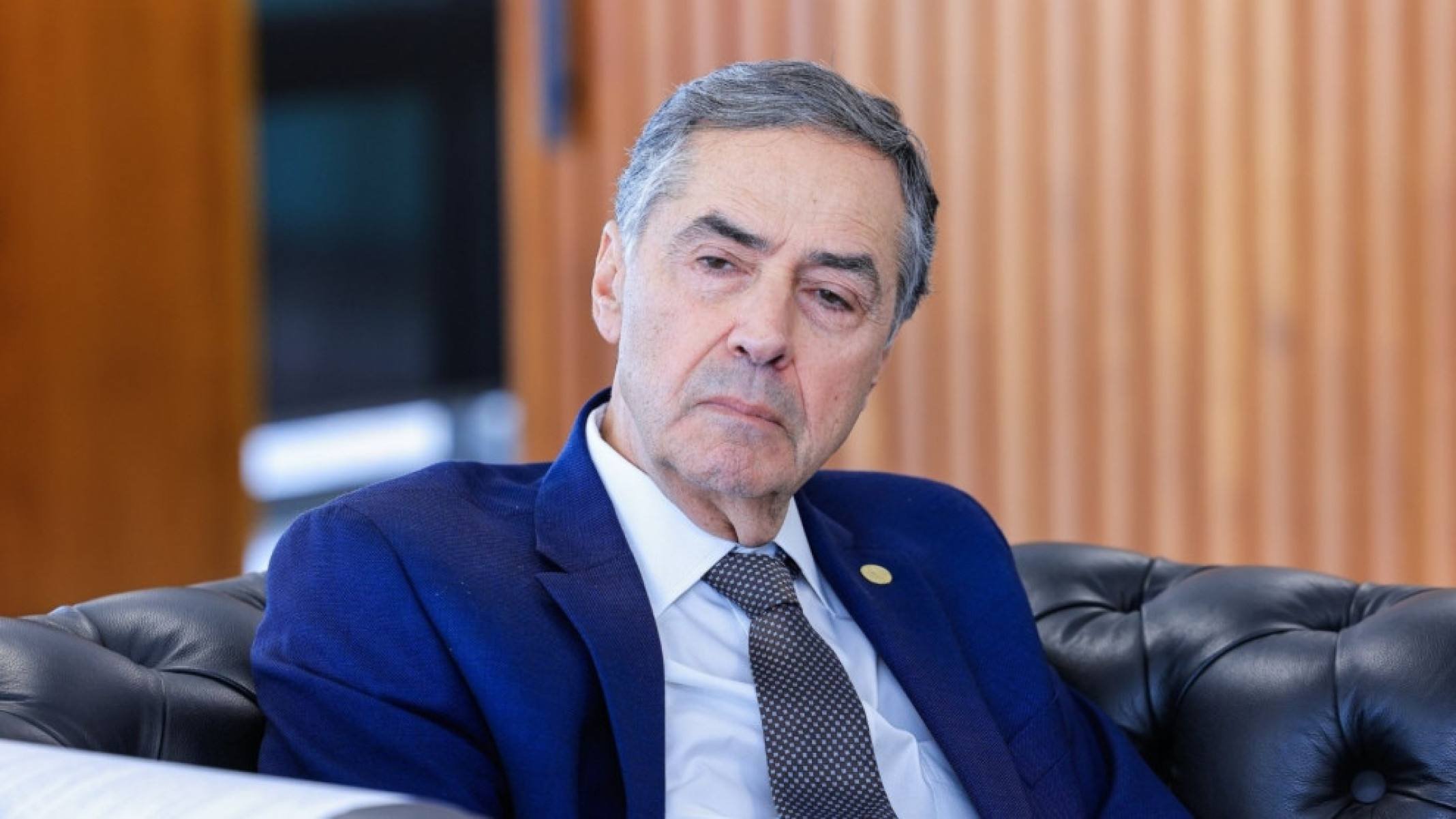 De volta à planície no STF, Barroso mantém hábito incomum entre colegas