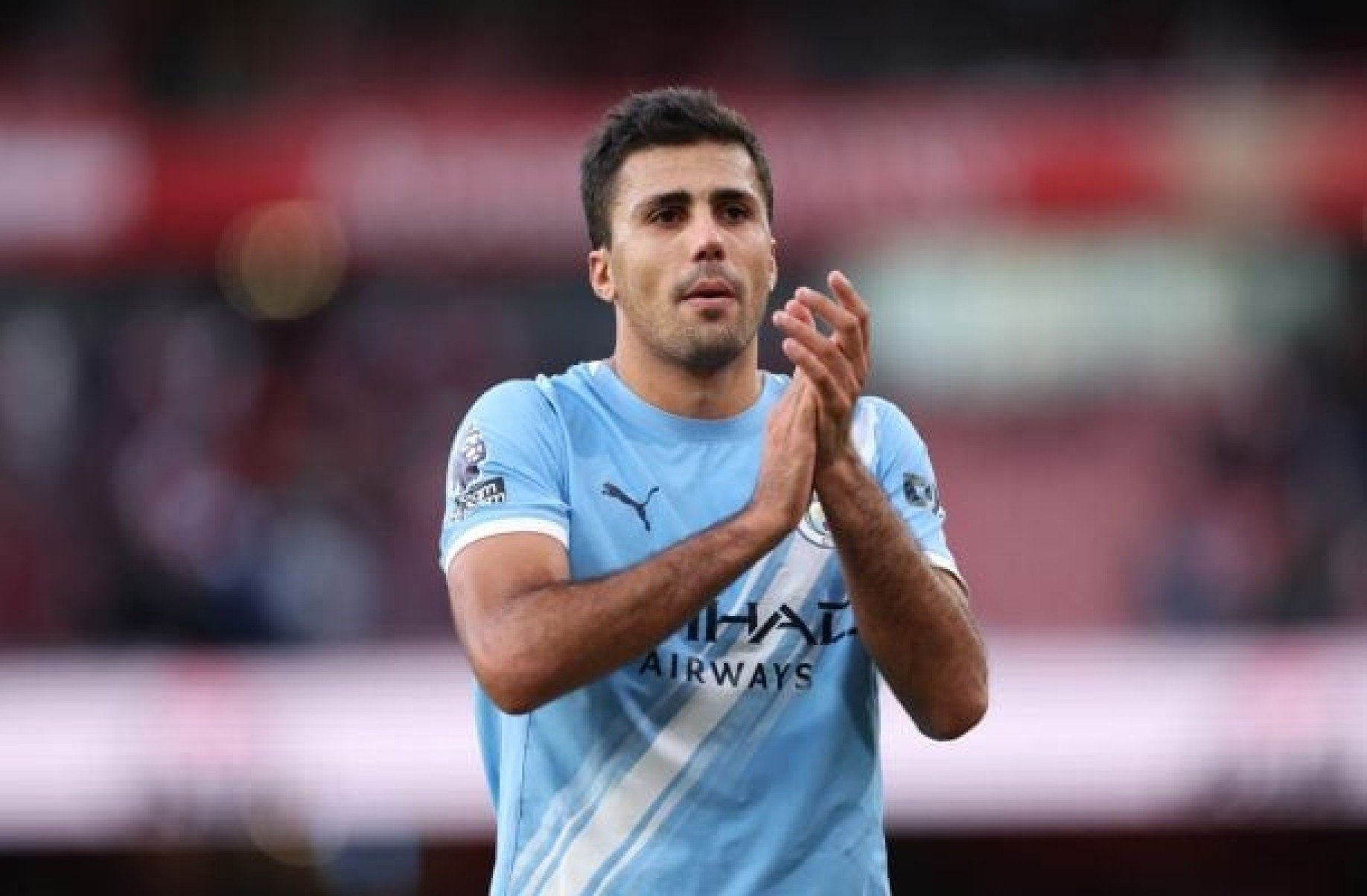 Guardiola explica que Rodri, do City, ainda tem “dificuldade no tendão”: “Não está pronto”