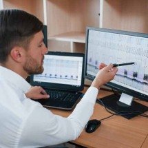 Grana no bolso: Profissões com piores e melhores salários no Brasil - Imagem Freepik