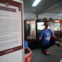 Alerta do metanol leva clubes de BH a suspenderem venda de destilados  - Alexandre Guzanshe/EM/D.A. Press