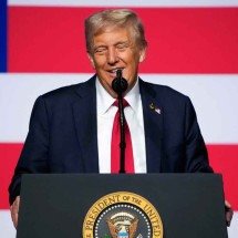 Diálogo entre Trump e Lula é imprevisível como foi o abraço entre ambos - Andrew Harnik/Getty Images via AFP