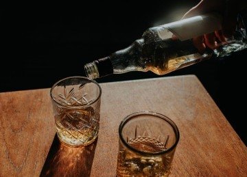 Fazenda em Americana escondia fábrica de bebidas falsificadas -  (crédito: SSP/Divulgação)