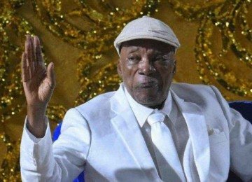 Milton Nascimento no desfile da Portela, no Carnaval 2025 -  (crédito: Mauro PIMENTEL / AFP)