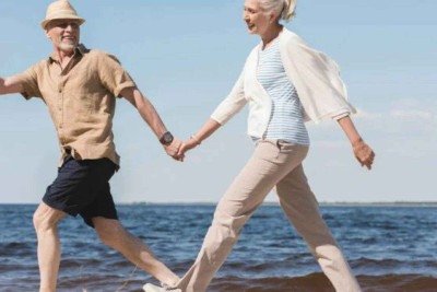 Caminhar se destaca como uma das atividades mais acessíveis e eficazes  -  (crédito: depositphotos.com / ArturVerkhovetskiy)