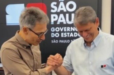 Tarcísio de Freitas elogia gestão de Zema em encontro em São Paulo -  (crédito: Reprodução/Redes Sociais)