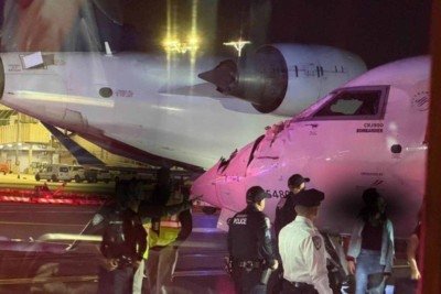 Aviões colidiram durante manobra em solo -  (crédito: Redes sociais)