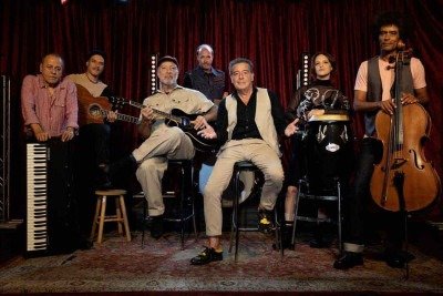 Edgard Scandurra afirma que 'existe uma vontade de improvisar e fazer diferente' no show do 'Acústico MTV', que 'não é como estar em volta de uma fogueira na praia' -  (crédito: Ana Carina Zaratin/Divulgação )