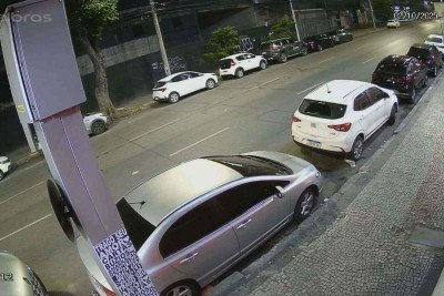 Moradores filmam dupla arrombando quatro veículos -  (crédito: Redes sociais / Divulgação )
