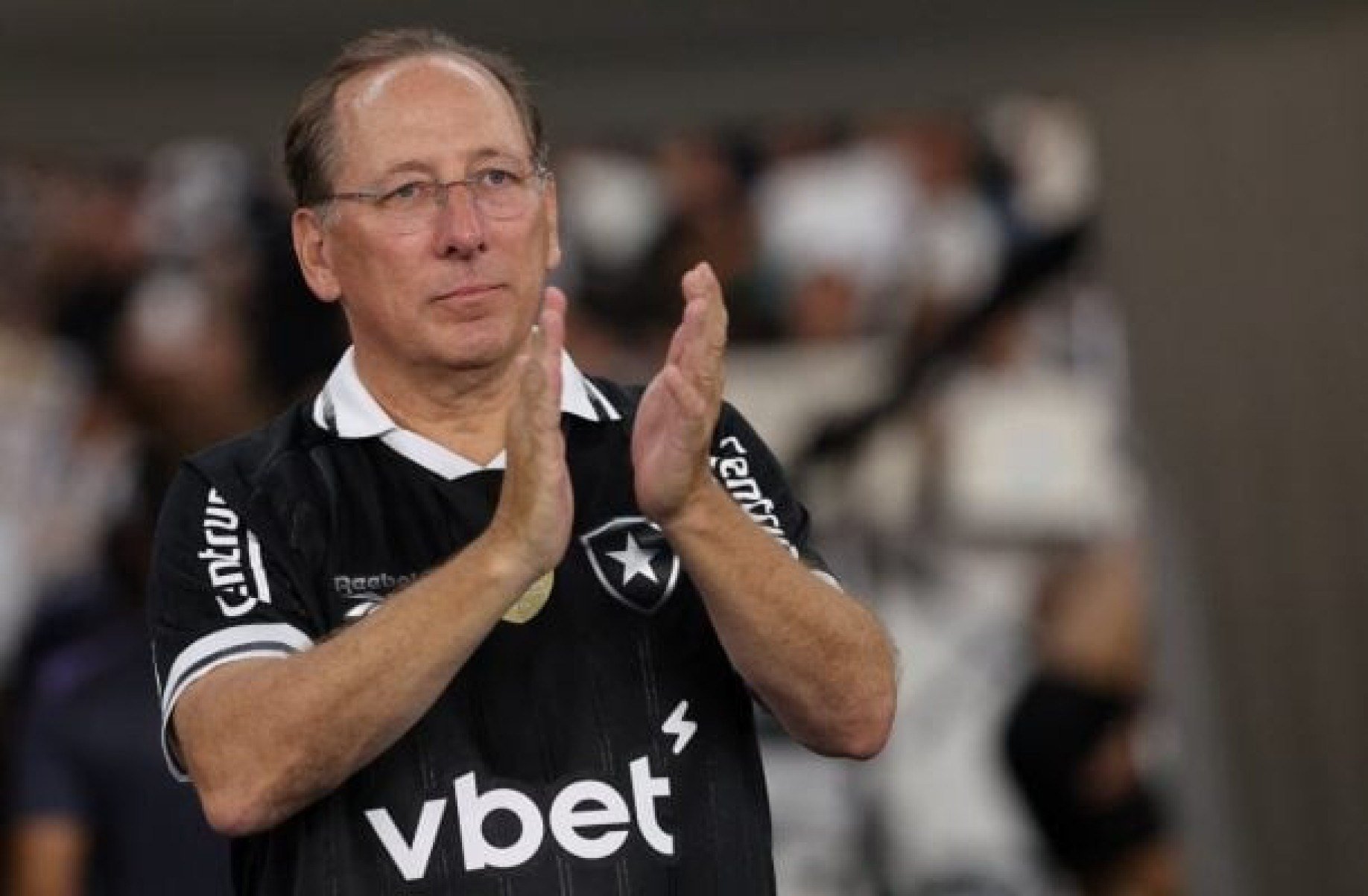 Textor enaltece ex-treinador do Botafogo em rede social