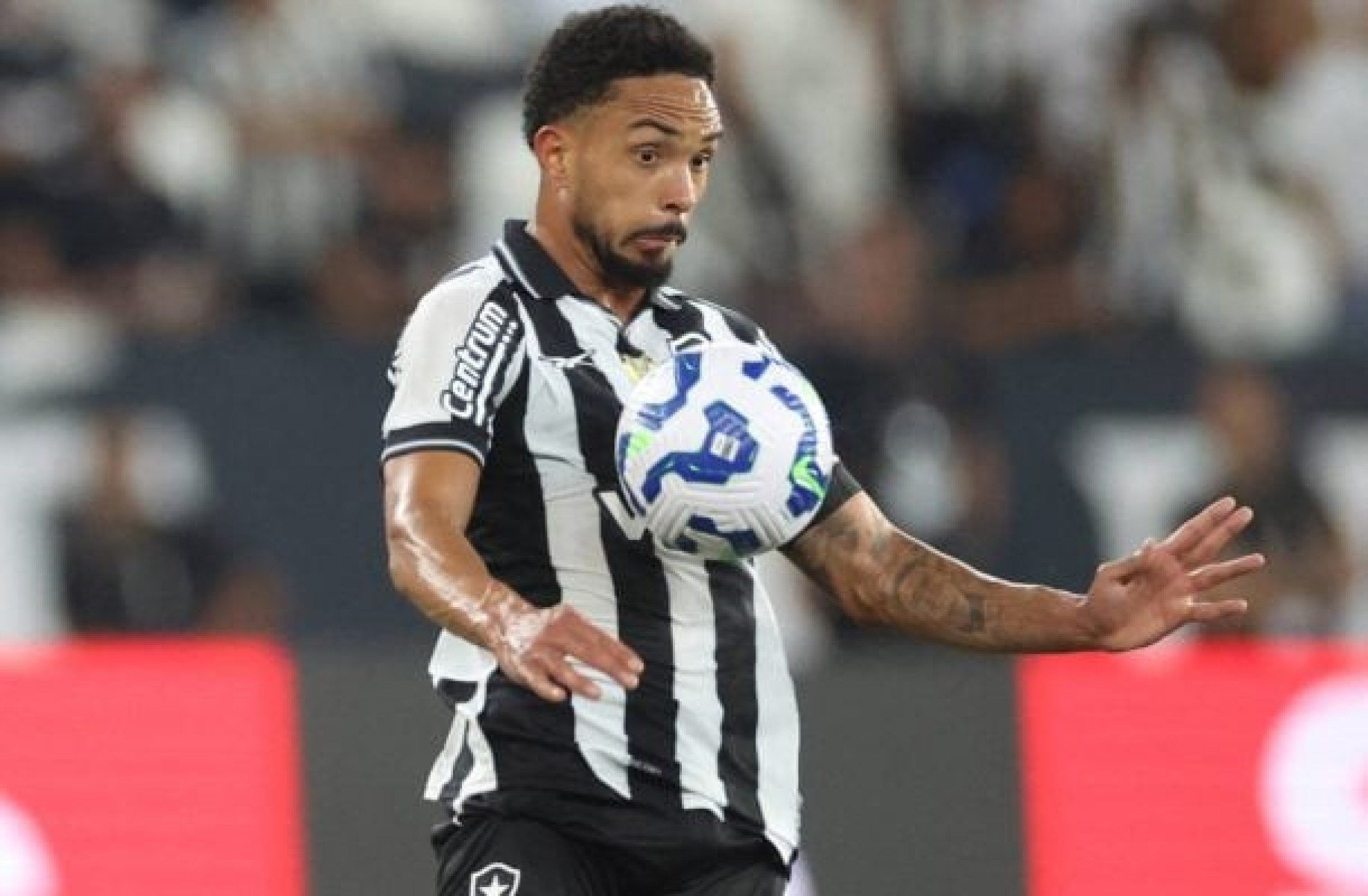 Aclamado, Vitinho ainda tem um Calcanhar de Aquiles para resolver