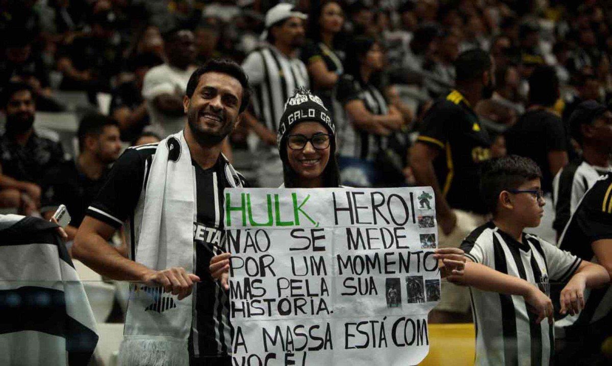 A massa atleticana, em sua maioria, apoia o ídolo Hulk, independentemente da má fase atual do atacante -  (crédito: Edésio Ferreira/EM/D.A Press - 30/9/25)