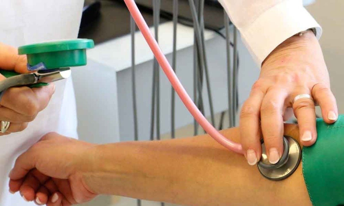 Pressão arterial excedendo o nível de 120/80 é um dos sinais de risco antes do primeiro evento de DAC, insuficiência cardíaca ou AVC
 -  (crédito: PIXABAY/REPRODUÇÃO)