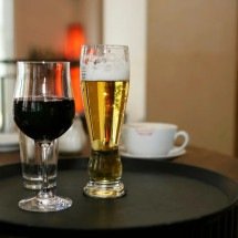 Cerveja e vinho têm menor risco de metanol, dizem especialistas - Halfdark/Getty Images 