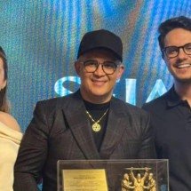 Bruno Avelar é homenageado por Deive Leonardo em Joinville - Reprodução Instagram