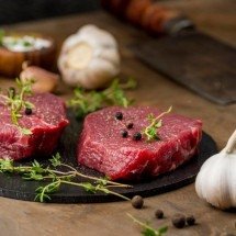 Carne vermelha deve ser apenas uma parte mínima de uma dieta saudável, reafirmam especialistas - Freepik