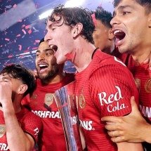 Após encarar árbitro e ser expulso, ex-técnico do Atlético vence 12º título na carreira - No Ataque Internacional