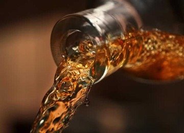 O metanol é inflamável e incolor e tem grande potencial de intoxicação  -  (crédito: Reprodução/Freepik)
