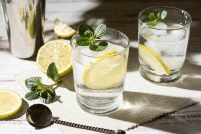 Bebidas alcoólicas adulteradas com metanol podem levar à morte
 -  (crédito: Reprodução/Freepik)