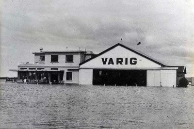 O dia 7 de maio de 1927 é um marco na história da aviação brasileira. Nessa data foi criada oficialmente a Varig (Viação Aérea Rio-Grandense). 
 -  (crédito: Divulgação Flap)