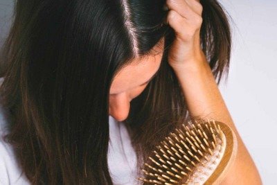 O que significa quando o cabelo cai mais em certas fases da vida -  (crédito: Tupi)