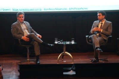 Nadim Donato, presidente da Fecomércio MG, e Felipe Nunes, cientista político e diretor da Pesquisa Quest, participam do painel Economia e Política, durante o Inova Varejo -  (crédito: Jair Amaral/EM/D.A Press)