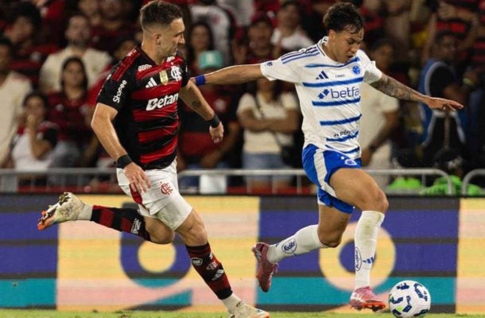 Léo Ortiz critica arbitragem após empate do Flamengo com Cruzeiro: 'Quebra o ritmo'