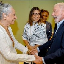 Lula vai a show de Maria Bethânia e é recebido com gritos de 'sem anistia'' - Reprodução/Redes Sociais