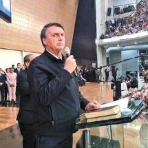 Ao defender a família unicelular patriarcal e combater o 