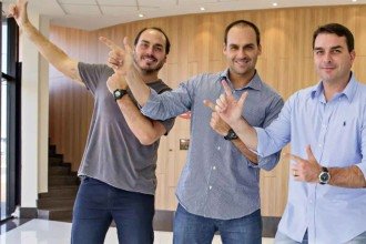Como os filhos de Jair Bolsonaro ameaçam seu legado digital