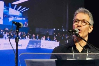 Zema fica para trás na corrida digital da direita, aponta pesquisa