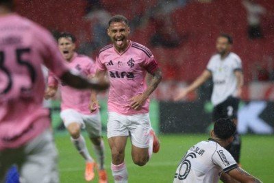 O Internacional venceu o Botafogo por 2 a 0, com autoridade, neste sábado (04/10), no Beira-Rio, pela 27ª rodada do Brasileirão. Veja como o Jogada10 avaliou o desempenho dos jogadores colorados. Foto: Ricardo Duarte/Internacional -  (crédito: Ricardo Duarte/Internacional )