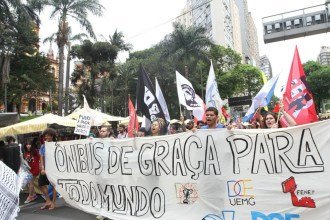 Ato na Praça Sete reúne defensores da Tarifa Zero após rejeição do projeto 