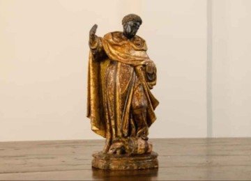 Datada do século 18, a imagem de São Elesbão foi produzida em madeira policromada e tem 43,9 centímetros (cm) de altura e 22 cm de largura -  (crédito: MINISTÉRIO PÚBLICO DE MINAS GERAIS/DIVULGAÇÃO)